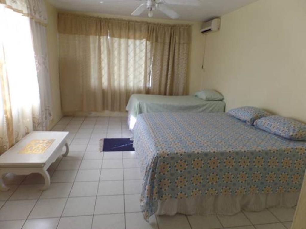 Villa Donna Inn Montego Bay Room photo