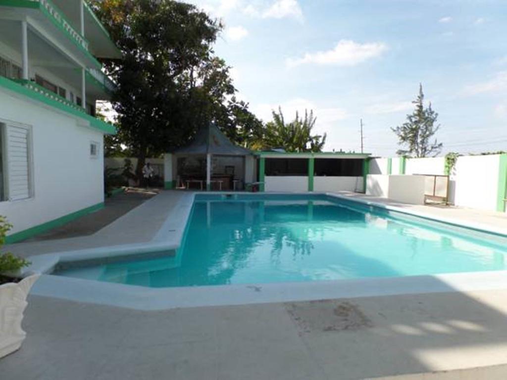 Villa Donna Inn Montego Bay Exterior photo